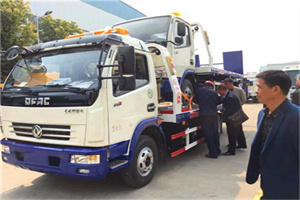 湘东汽车道路救援拖车价格